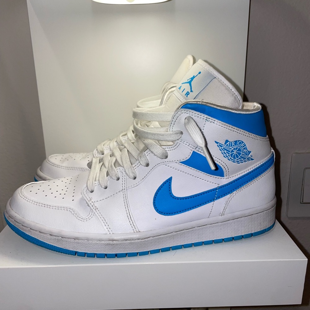 Jordan 1 mid